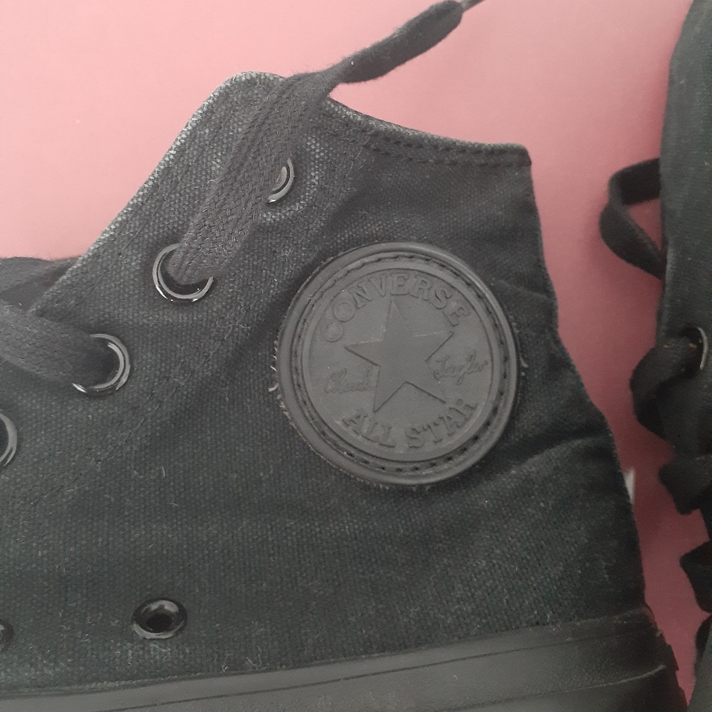 Converse - Picture 3 of 7